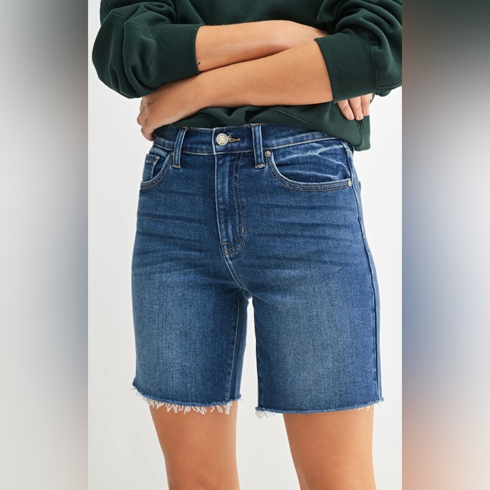 NWT JBD Scissor Cut Longer Length Blue Denim Shorts M